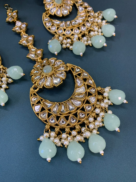 Manjot kundan earring tikka set mint green