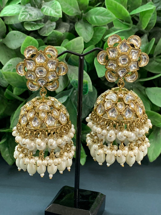 Amara kundan jhumki/ jhumka earring gold / pearl / antique