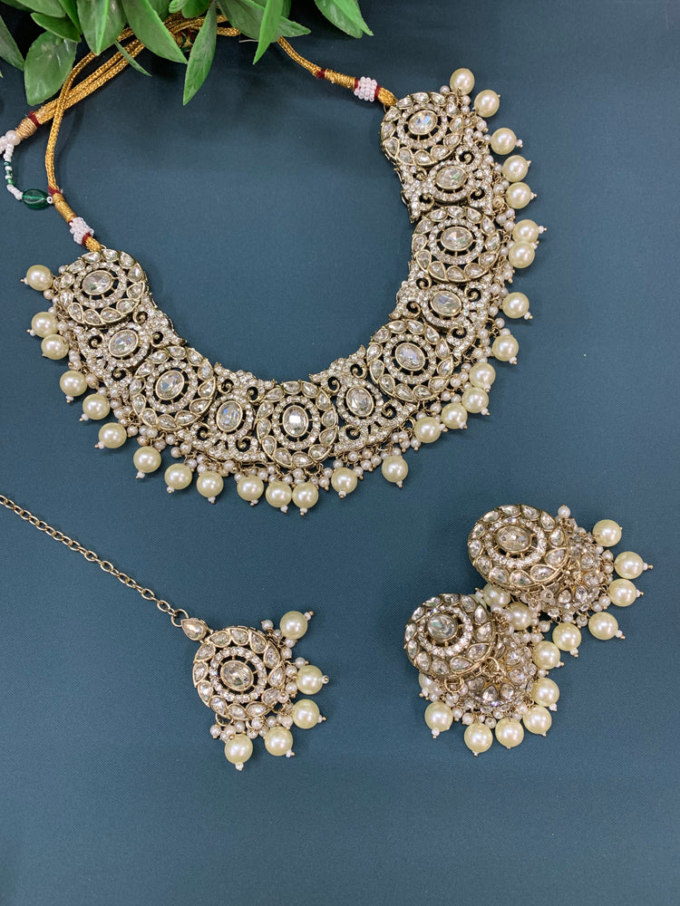 Tina necklace set with matching earring tikka