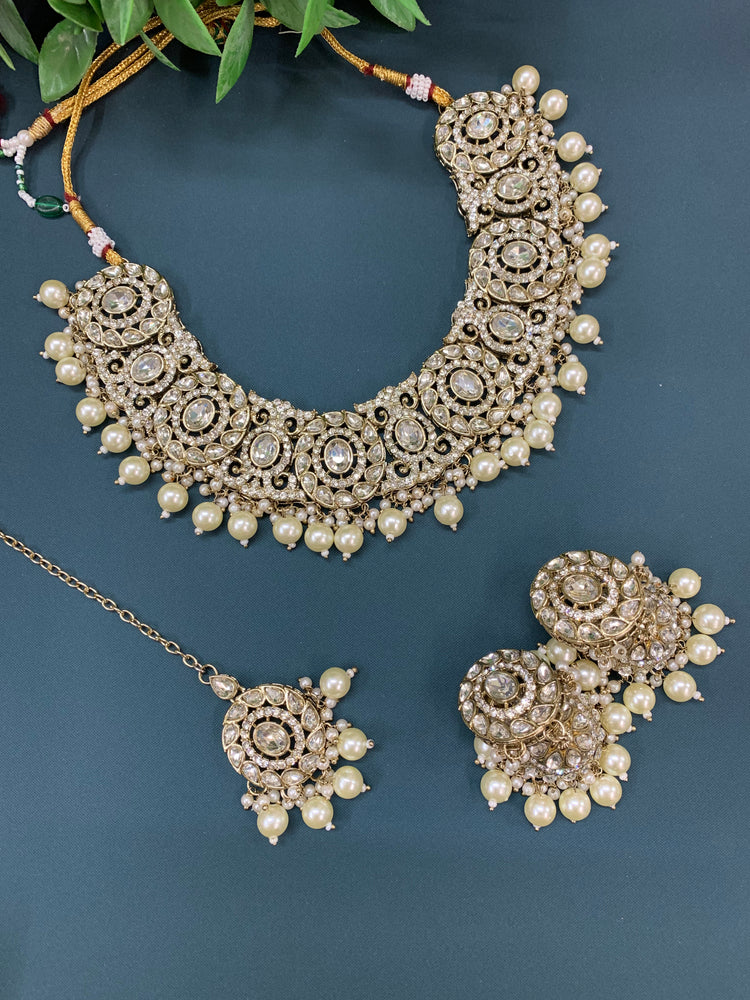 Tina necklace set with matching earring tikka