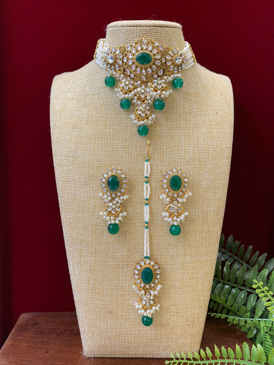 Iiyana kundan choker necklace with matching jhumka Tikka