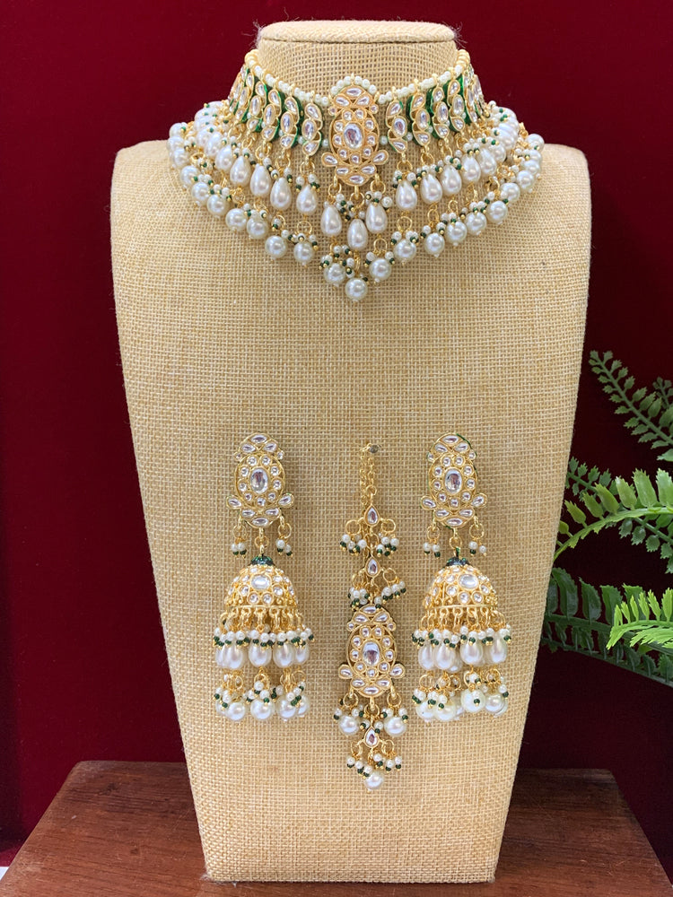 Ravi kundan necklace in gold/pearl