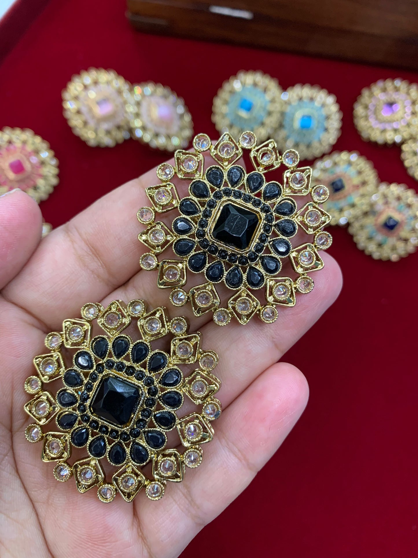 Reverse Polki stud Ahil with monalisa stone