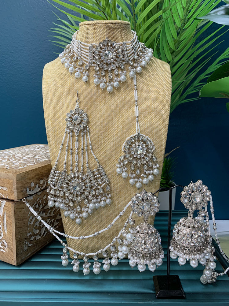 Semi bridal necklace / choker set lavnya