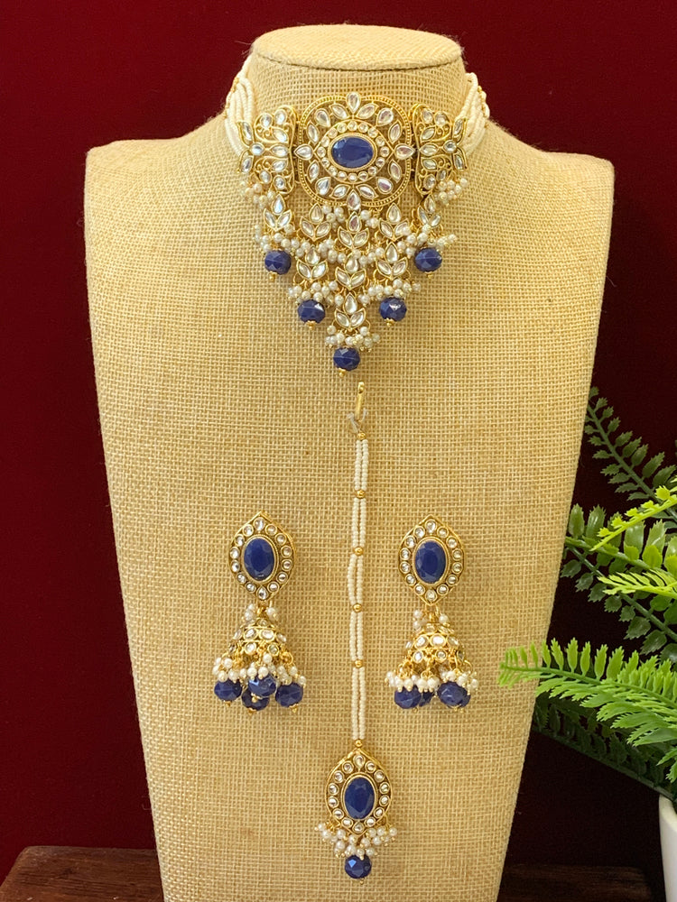 Iiyana kundan choker necklace with matching jhumka Tikka