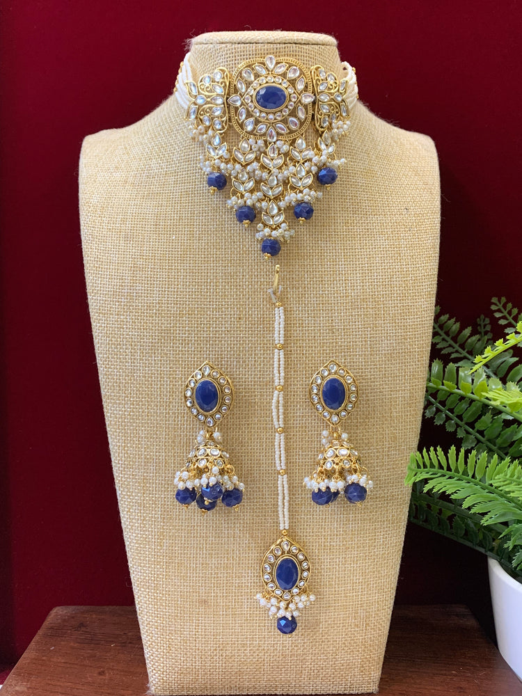 Iiyana kundan choker necklace with matching jhumka Tikka