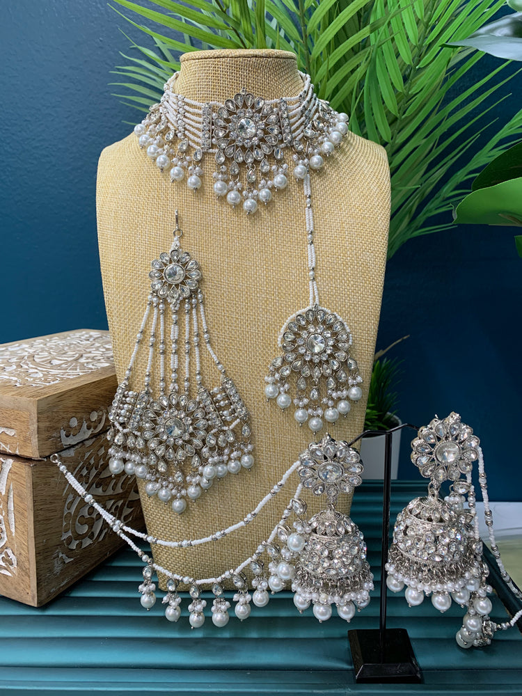 Semi bridal necklace / choker set lavnya