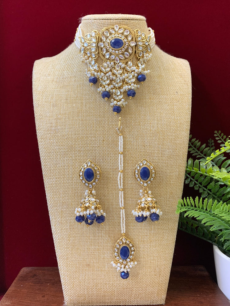 Iiyana kundan choker necklace with matching jhumka Tikka