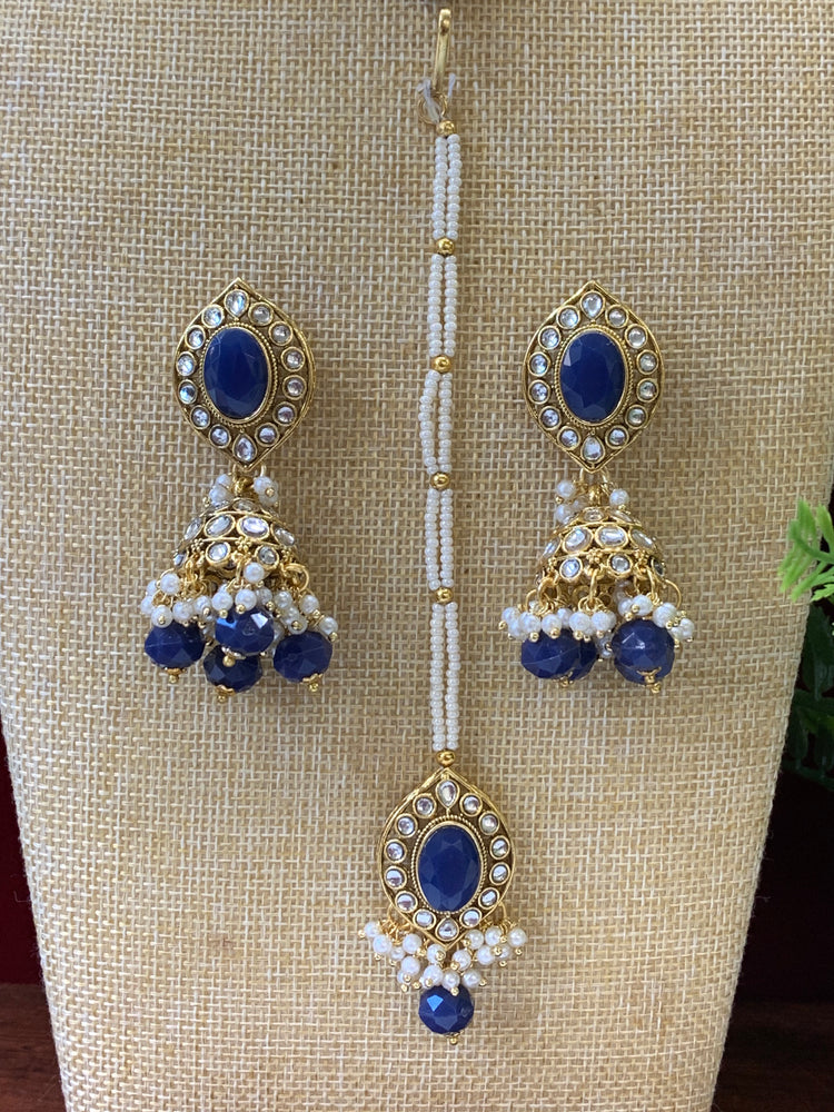 Iiyana kundan choker necklace with matching jhumka Tikka