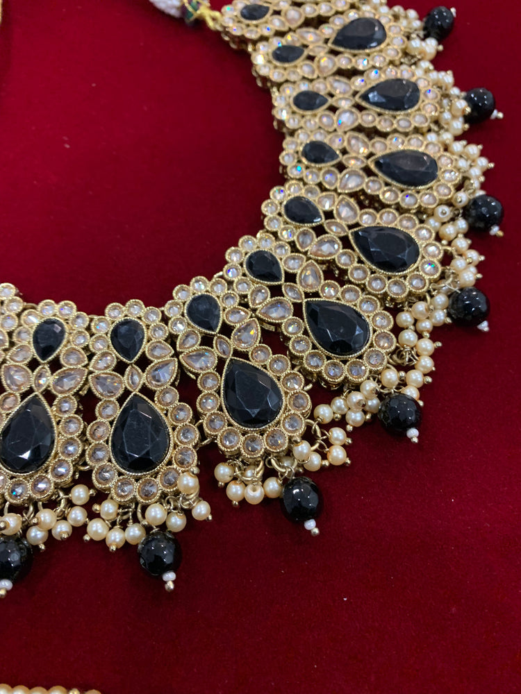 Reverse Polki necklace in black