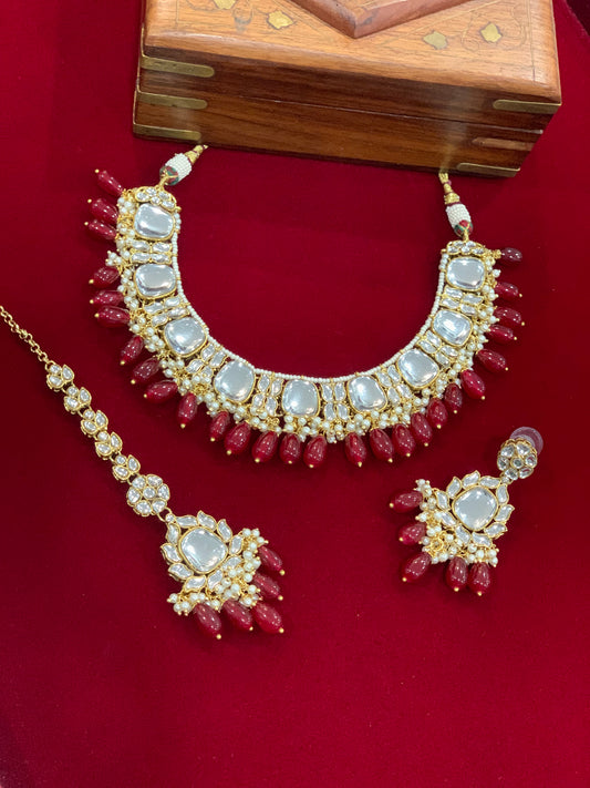 Kundan necklace set in maroon / Burgundy