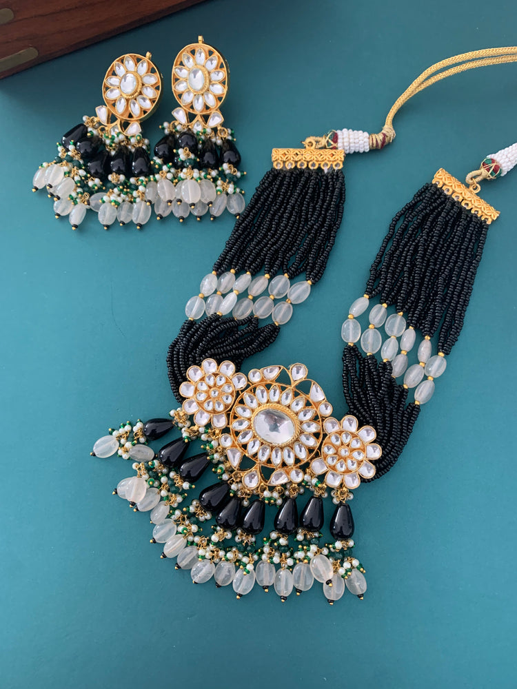 Tatiyana pachi kundan choker in black