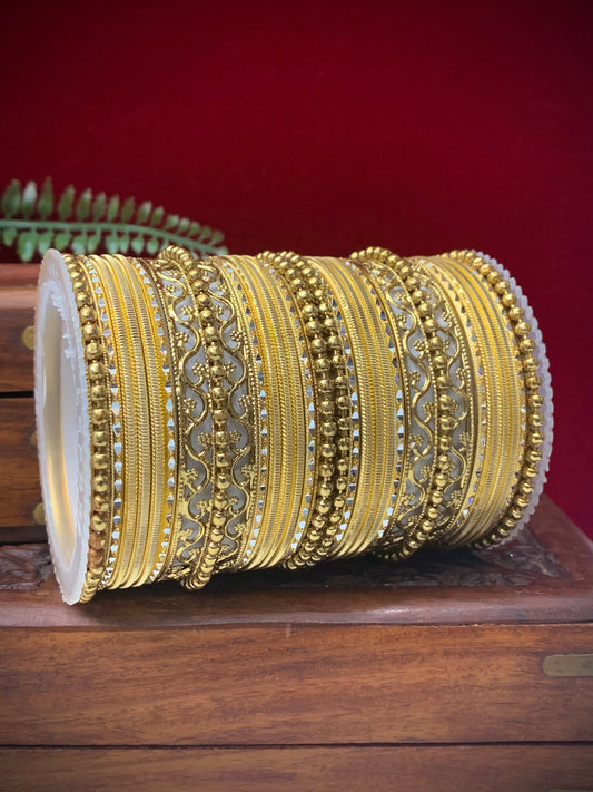 Gold metal churi bangle set