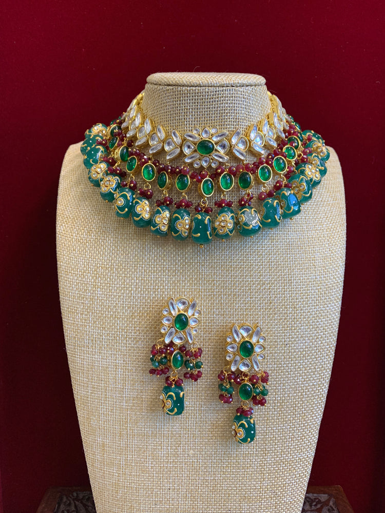 Kundan necklace / choker emerald green