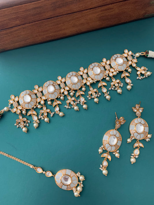 Tyanni kundan choker set in grayish white