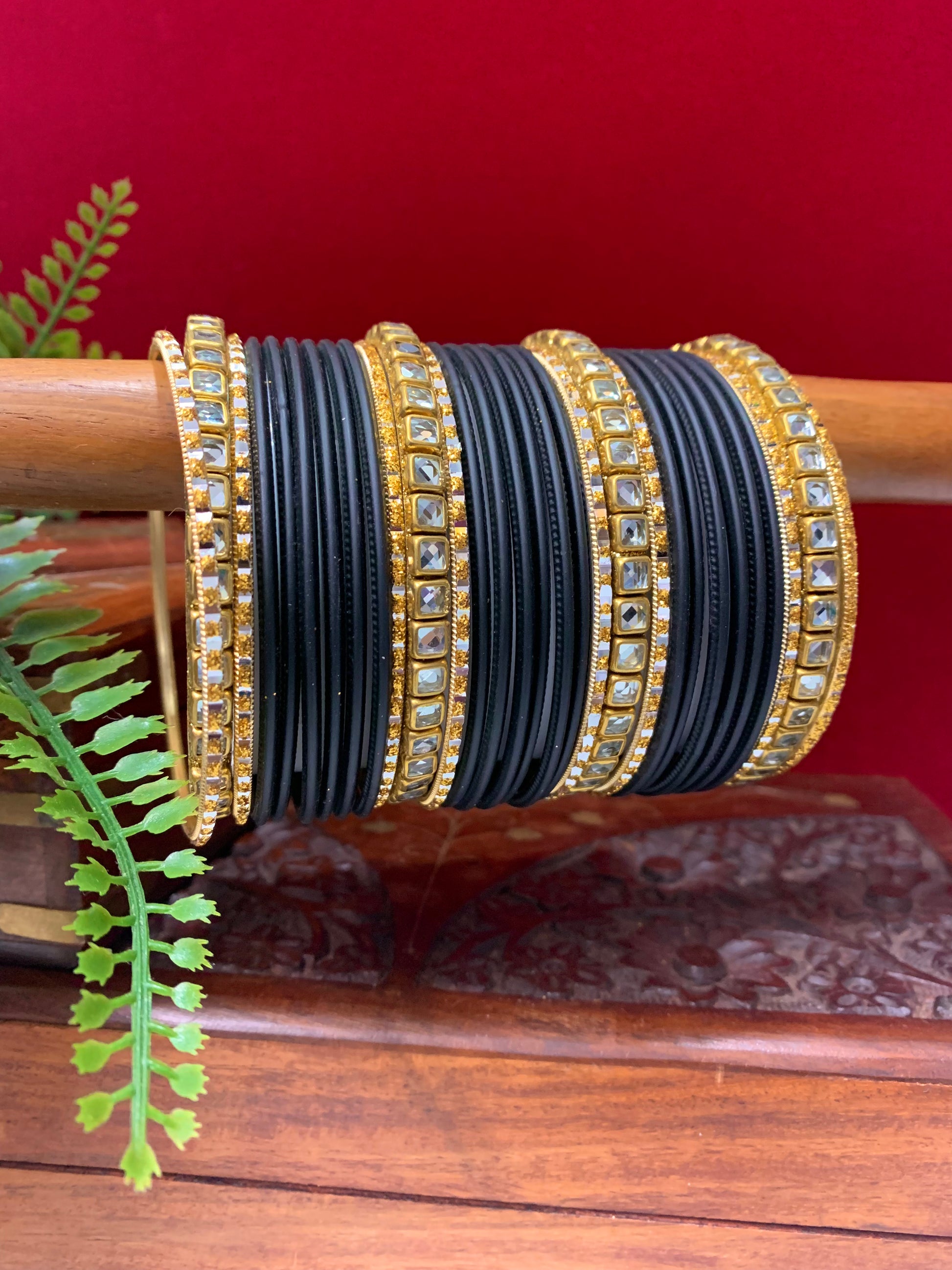 Kundan Churi Black Churi And Kundan Bangle – Bawaries