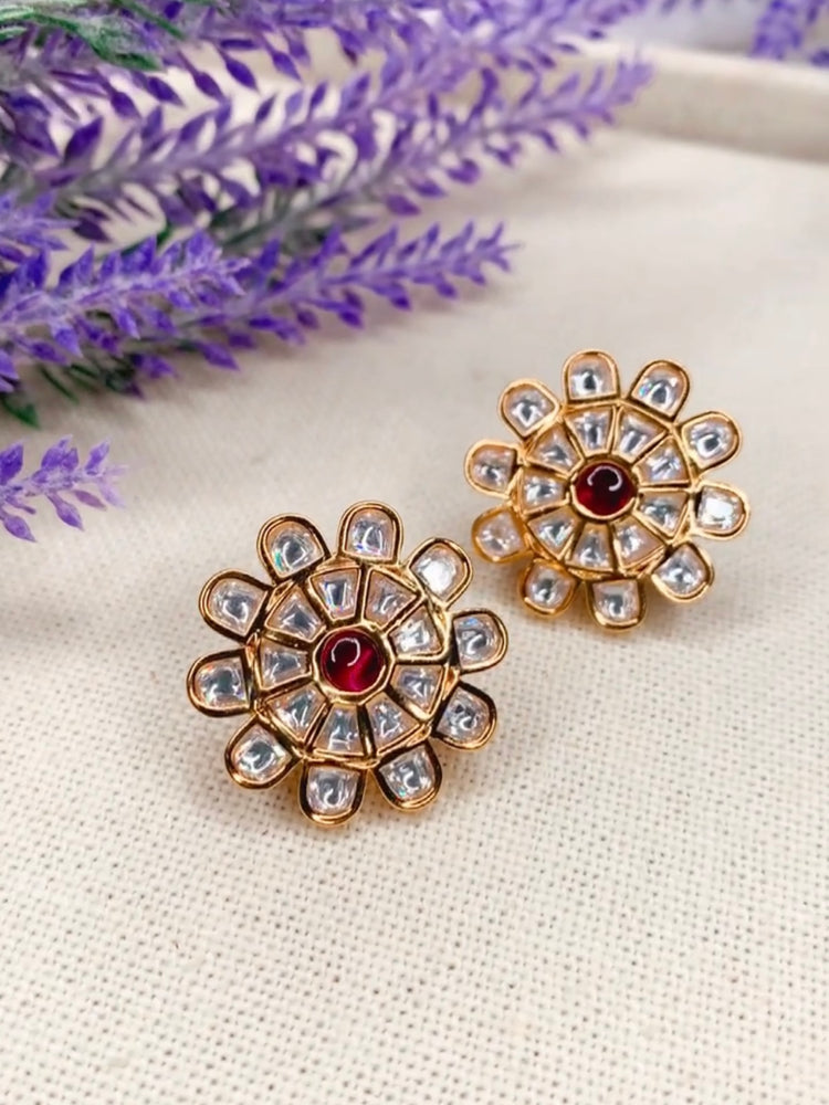 Tunni kundan studs