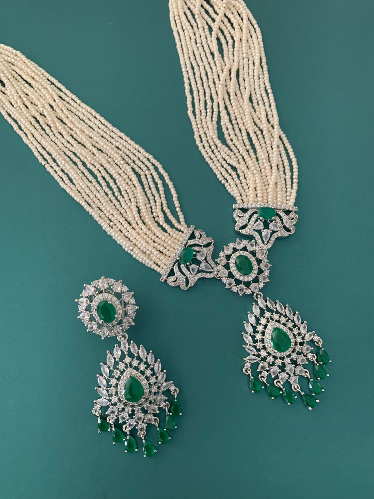 Diamond choker necklace emerald green