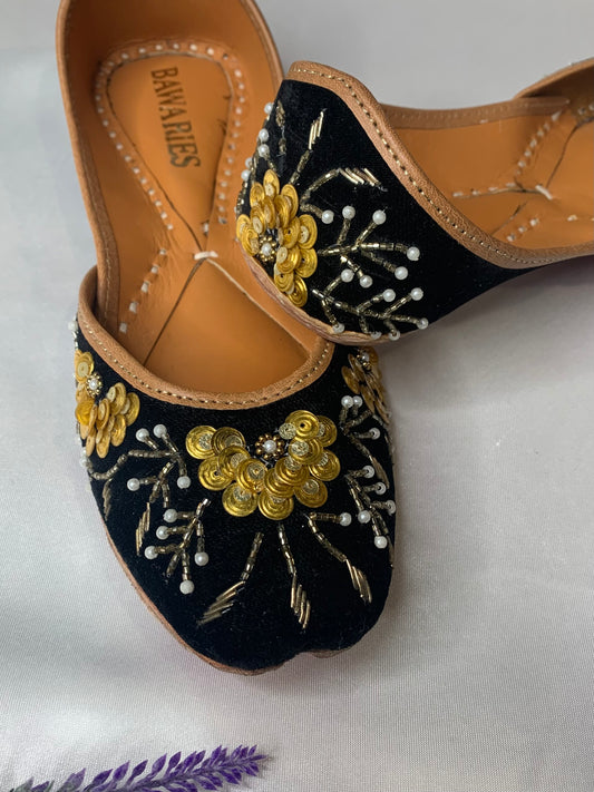 Punjabi jutti/kussa/ shoe Lana