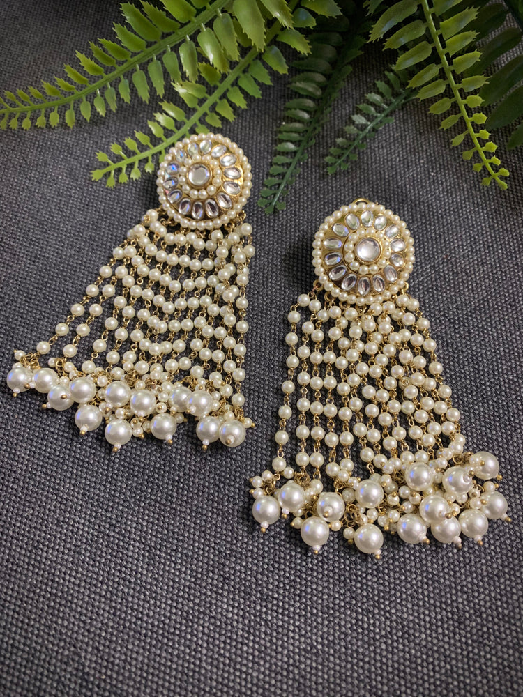 Kundan earring with pearl drops