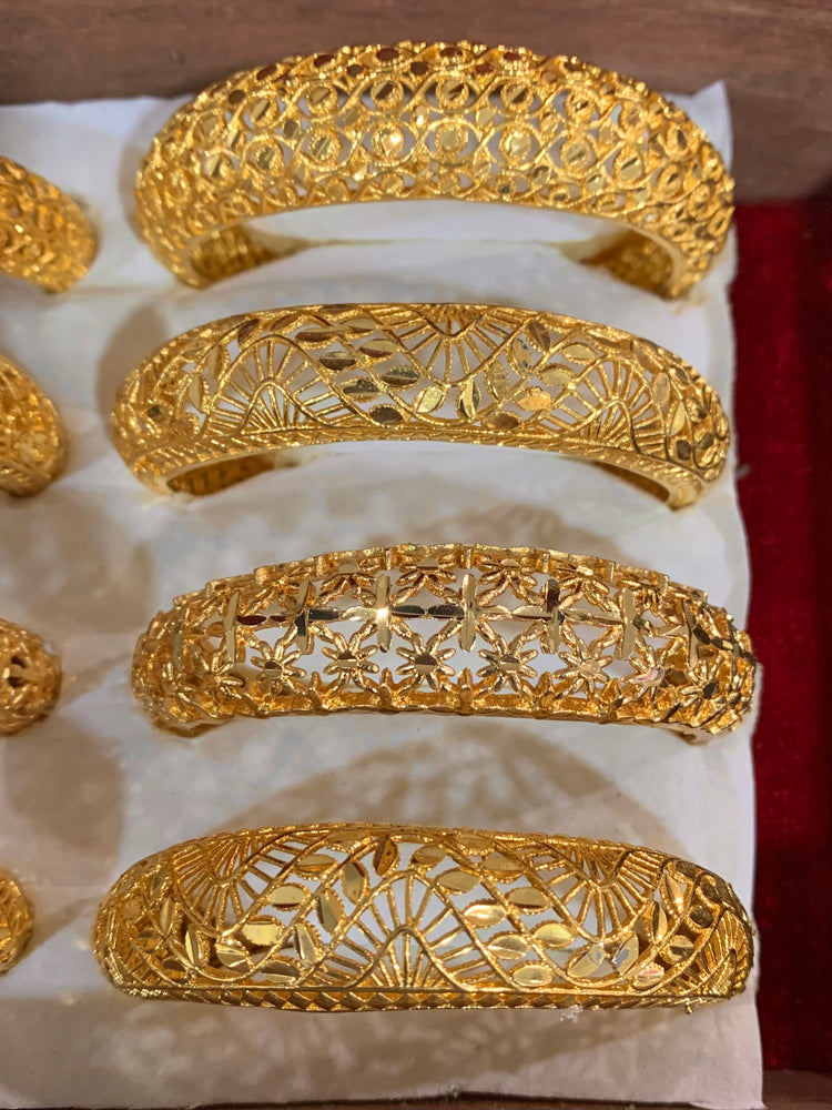 24k gold plated / Dubai gold bracelet.