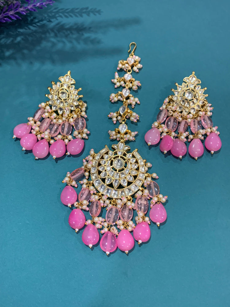 Kundan stud earring with matching Tikka