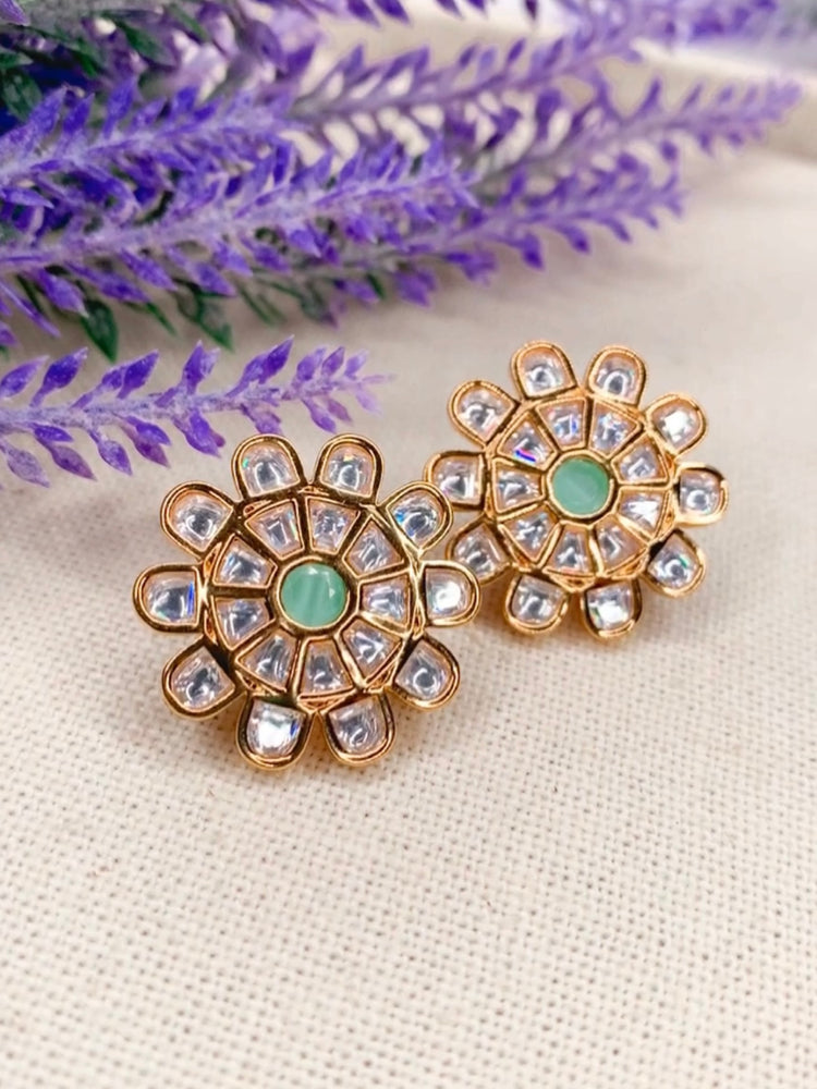 Tunni kundan studs