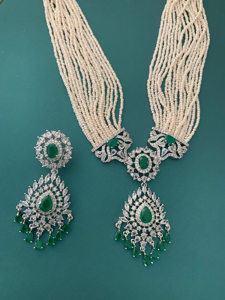 Diamond choker necklace emerald green