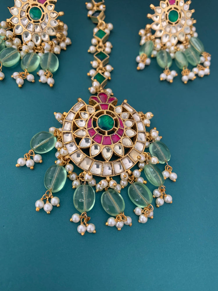 Kundan stud earring with matching Tikka