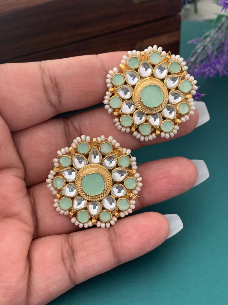 Pachi kundan studs mint