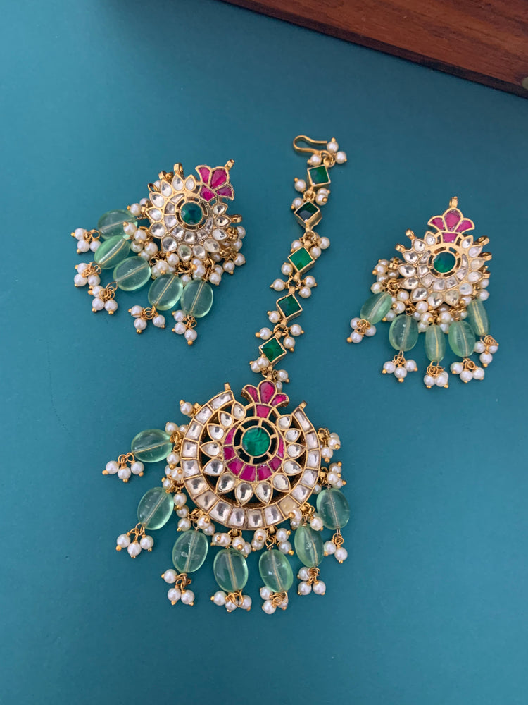 Kundan stud earring with matching Tikka