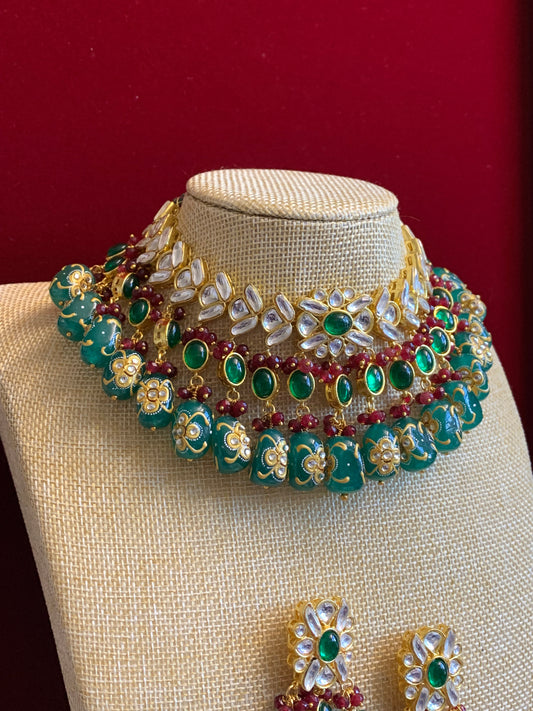 Kundan necklace / choker emerald green