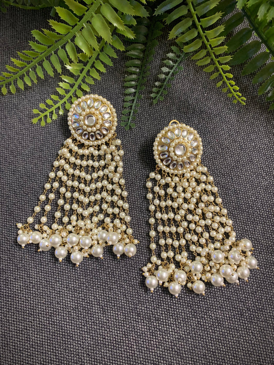 Kundan earring with pearl drops