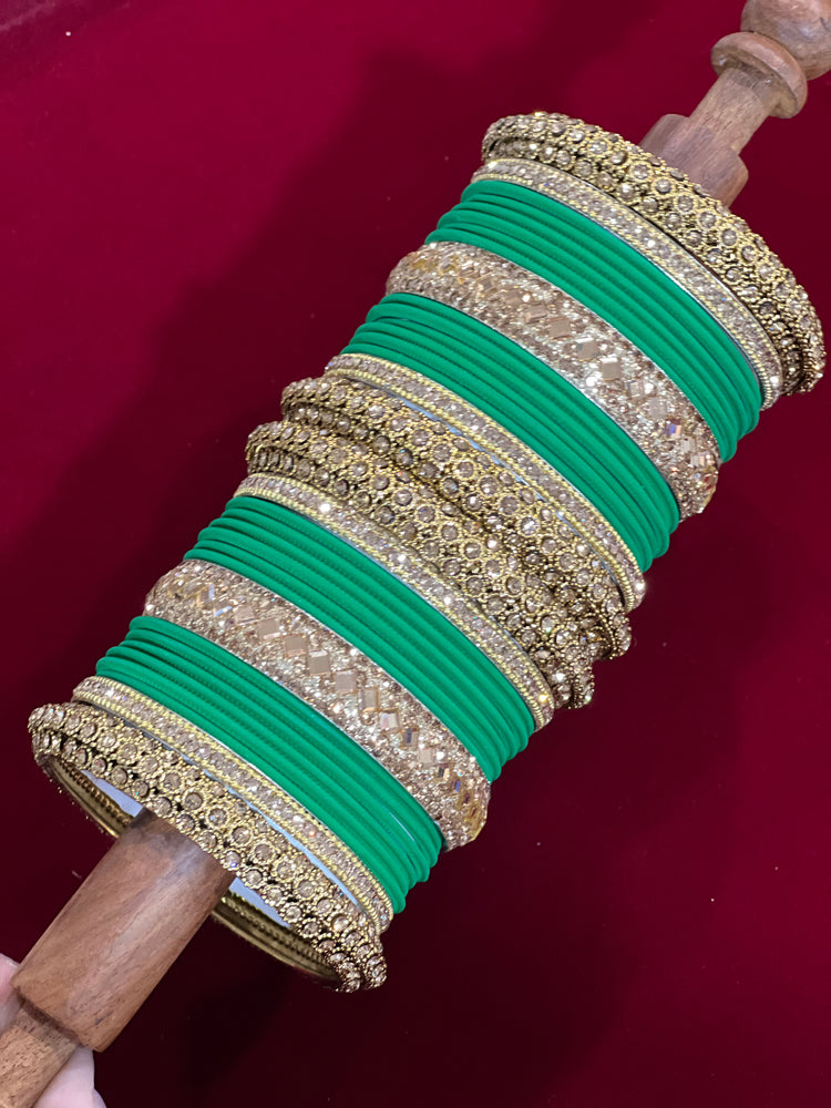 Robini bangle set for both hands in Green