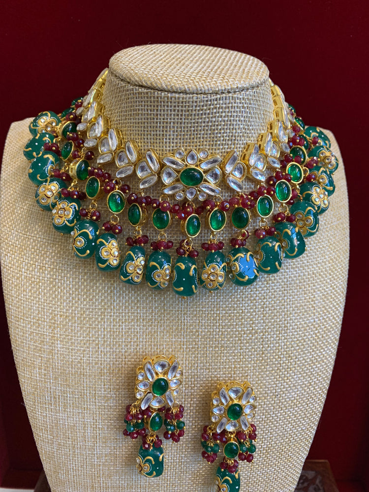 Kundan necklace / choker emerald green