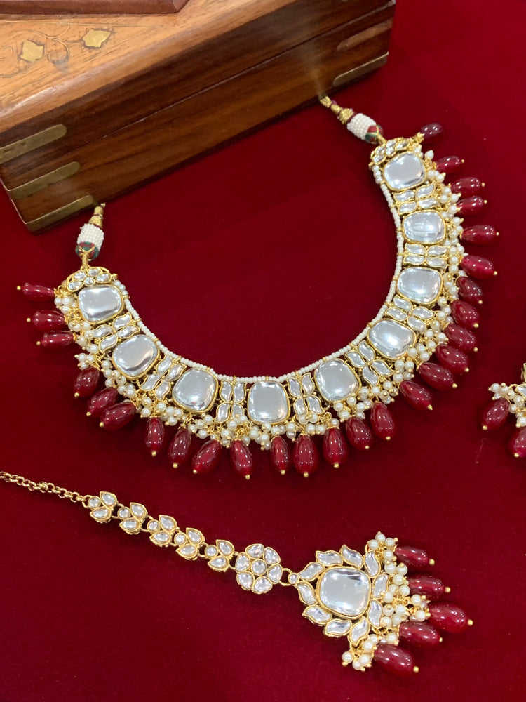 Kundan necklace set in maroon / Burgundy