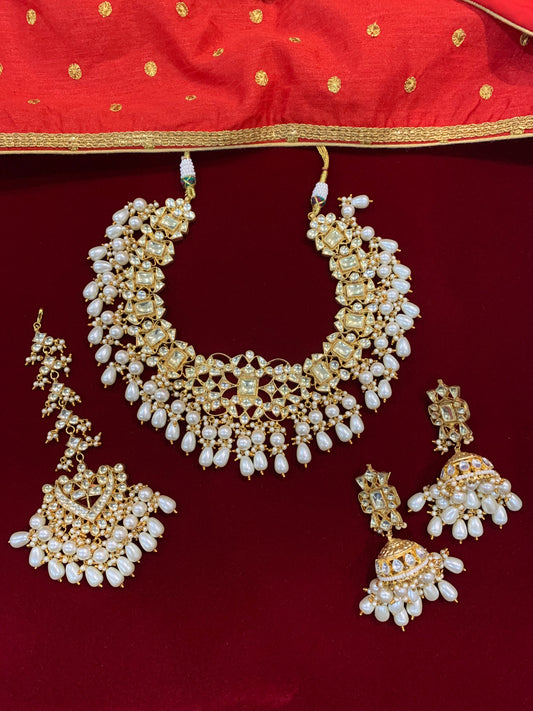 Munia bridal pachi kundan necklace set with jhumki and tikka