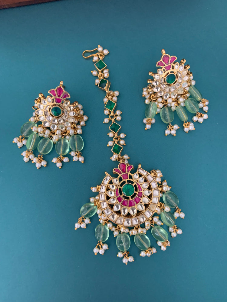 Kundan stud earring with matching Tikka