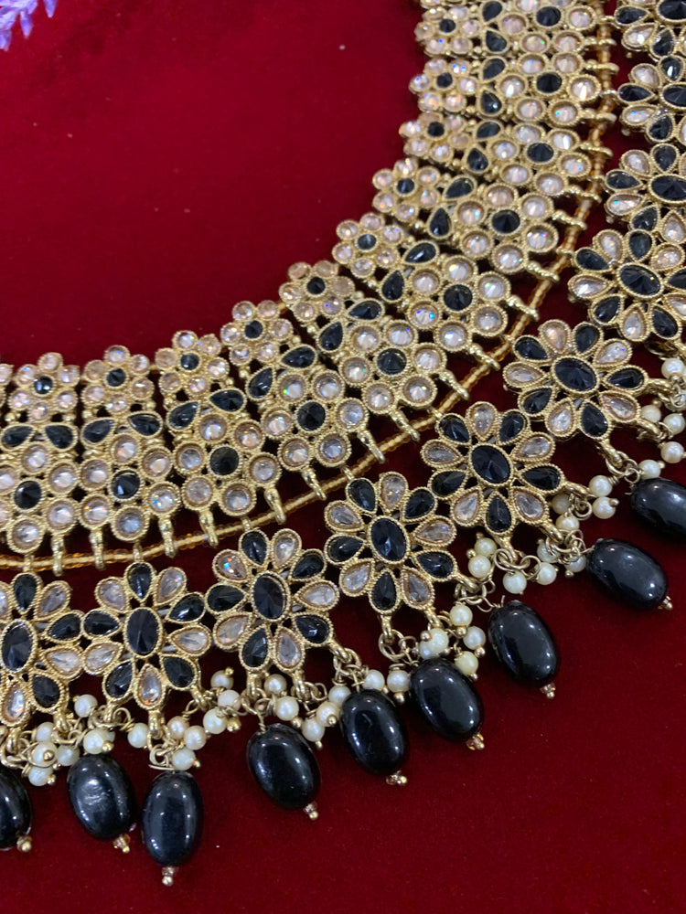 Reverse Polki necklace with chandbali and tikka black