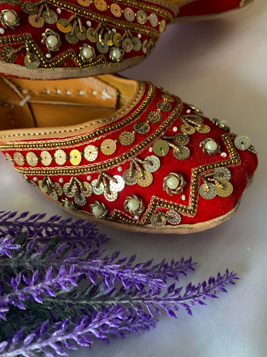 Punjabi jutti/kussa/ shoe “ Heroine”