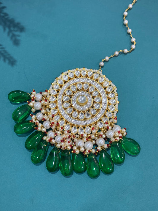 Over size Kundan tikka gold / emerald