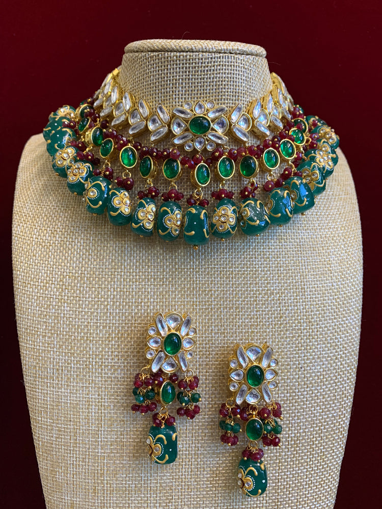 Kundan necklace / choker emerald green