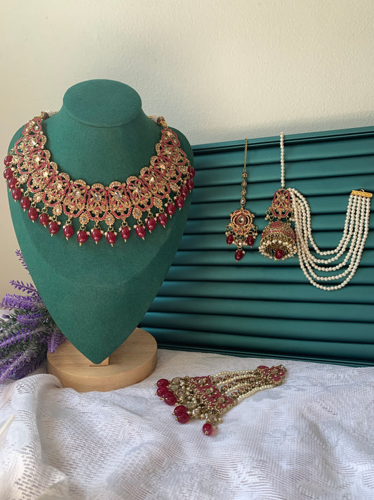 Charul necklace set in maroon