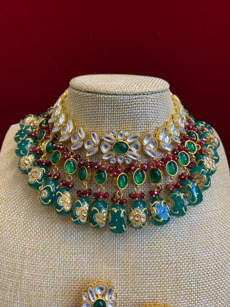 Kundan necklace / choker emerald green