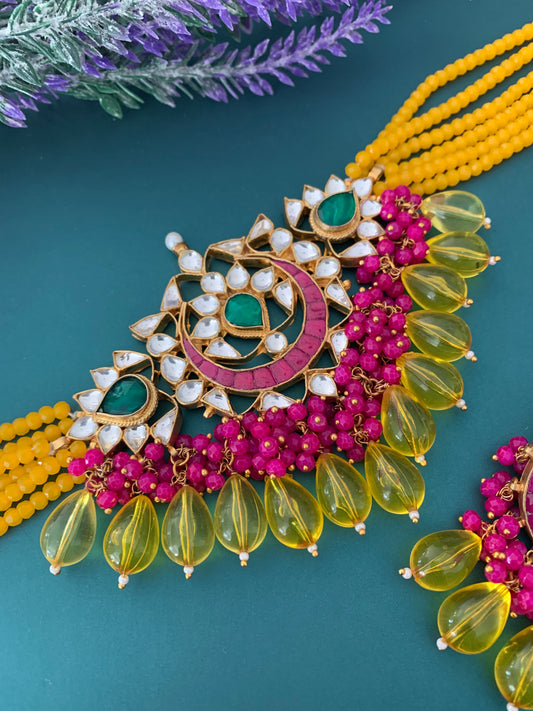 Nira pachi kundan choker magenta / yellow