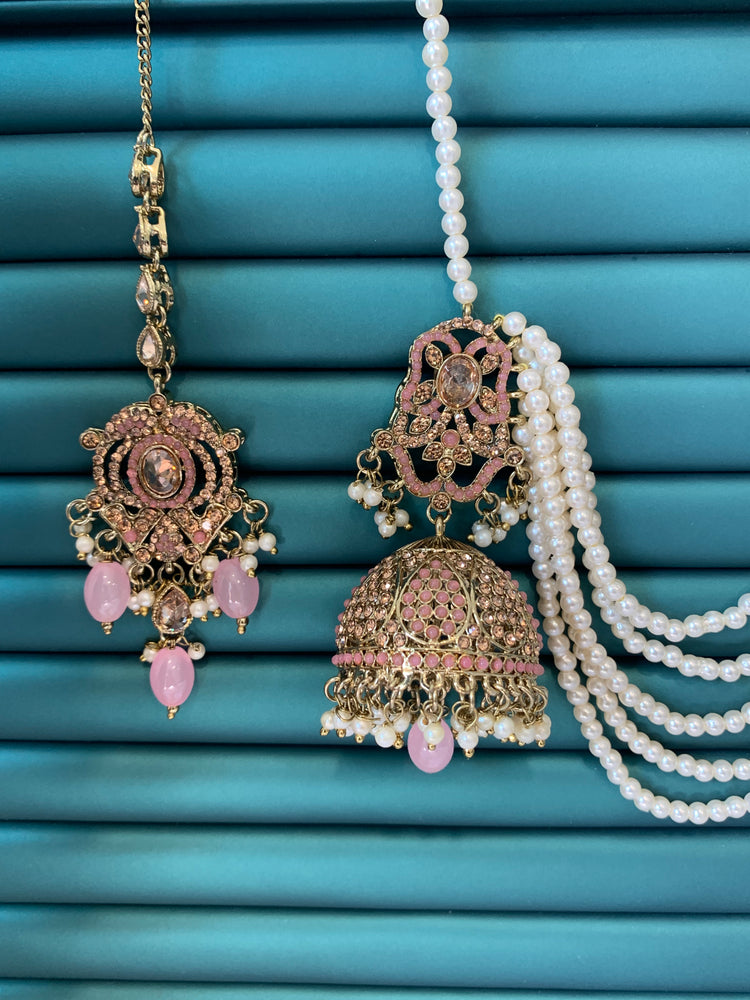 Charul necklace set in pink