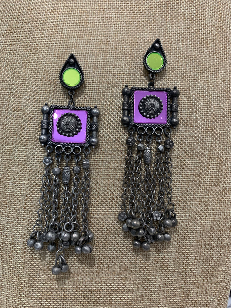 Black metal oxi earring with afgani details