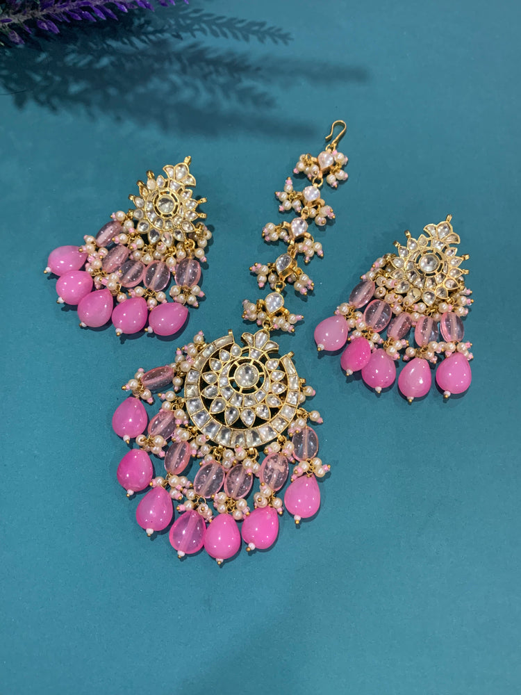 Kundan stud earring with matching Tikka