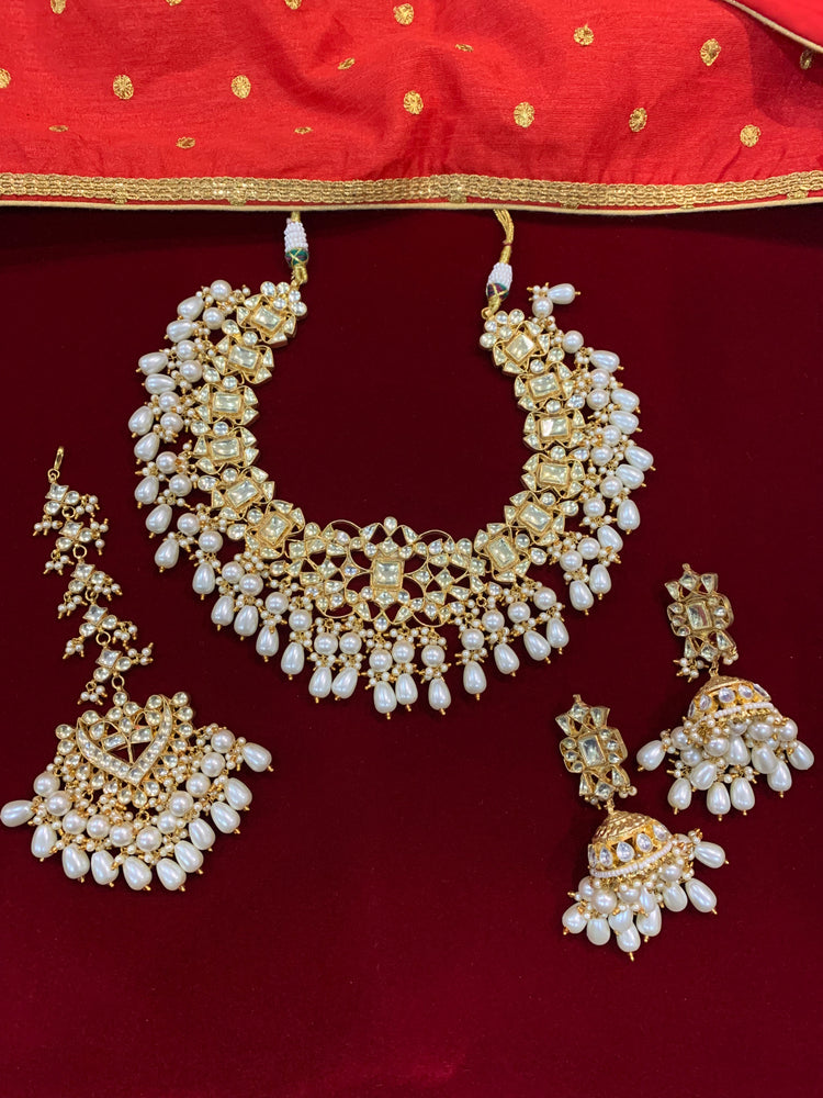 Munia bridal pachi kundan necklace set with jhumki and tikka