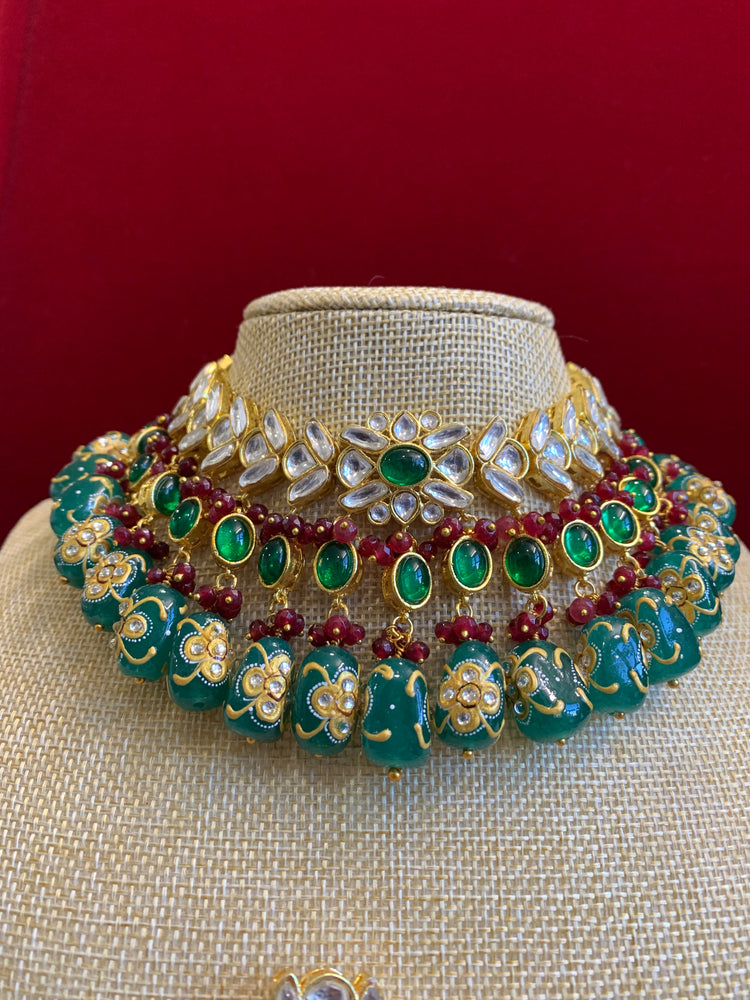 Kundan necklace / choker emerald green